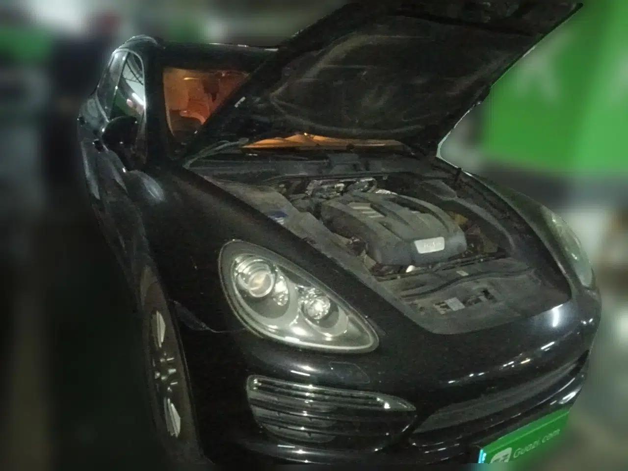 Porsche Cayenne 2014 Cayenne Platinum Edition 3.0T — миниатюра 3
