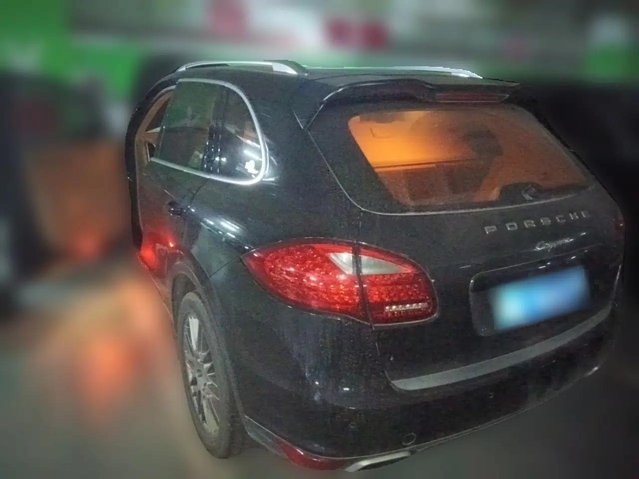 Porsche Cayenne 2014 Cayenne Platinum Edition 3.0T — миниатюра 4
