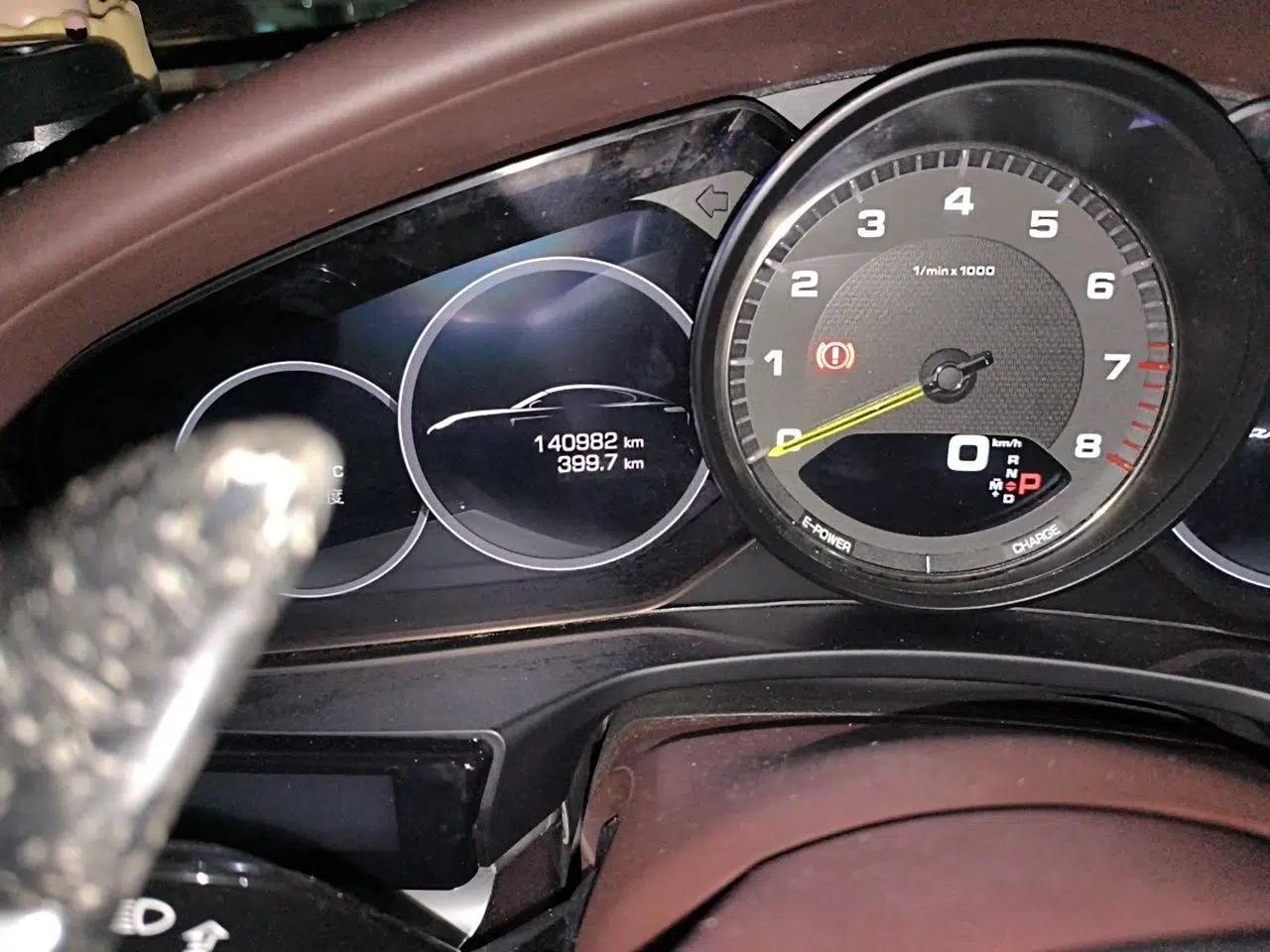 Porsche Panamera 2017 Panamera 4 E-Hybrid Executive Long Wheelbase 2.9T — миниатюра 12