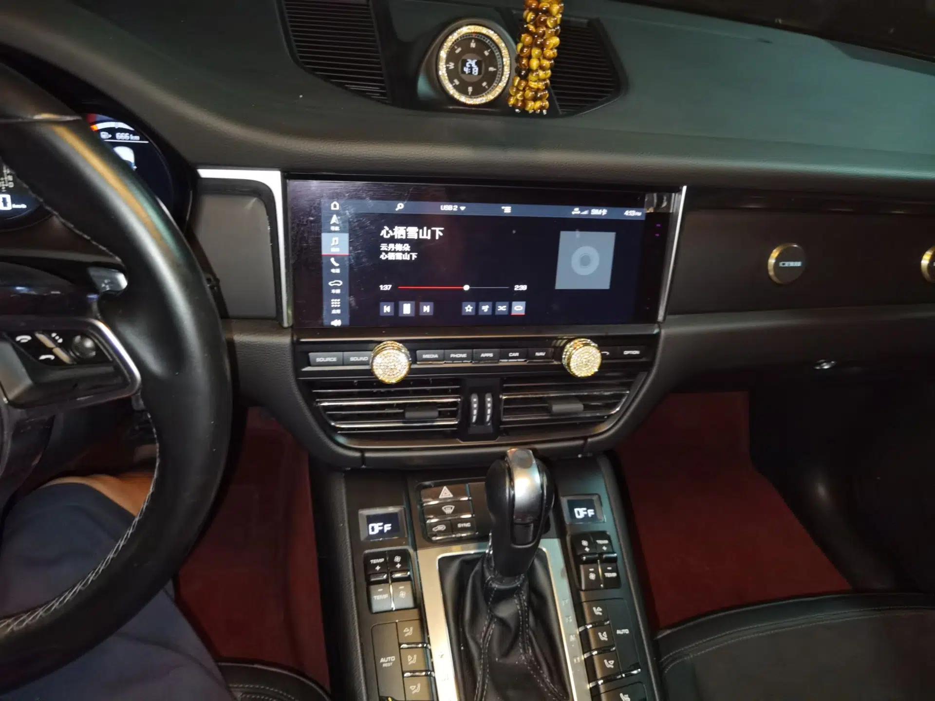 Porsche Macan 2018 Macan 2.0T — миниатюра 13