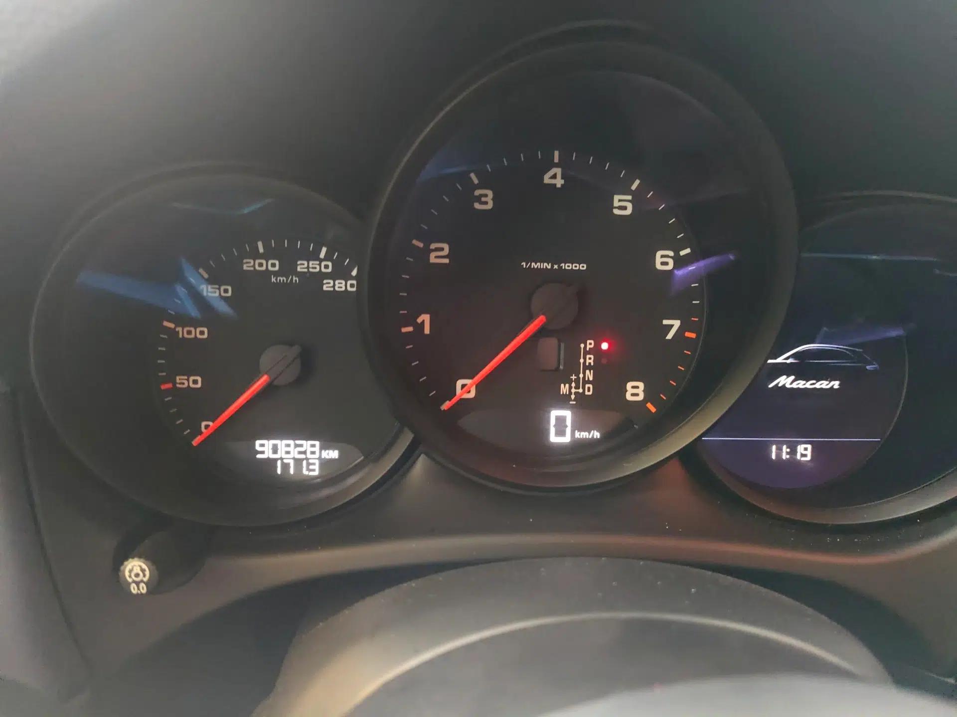 Porsche Macan 2021 Macan 2.0T — миниатюра 14