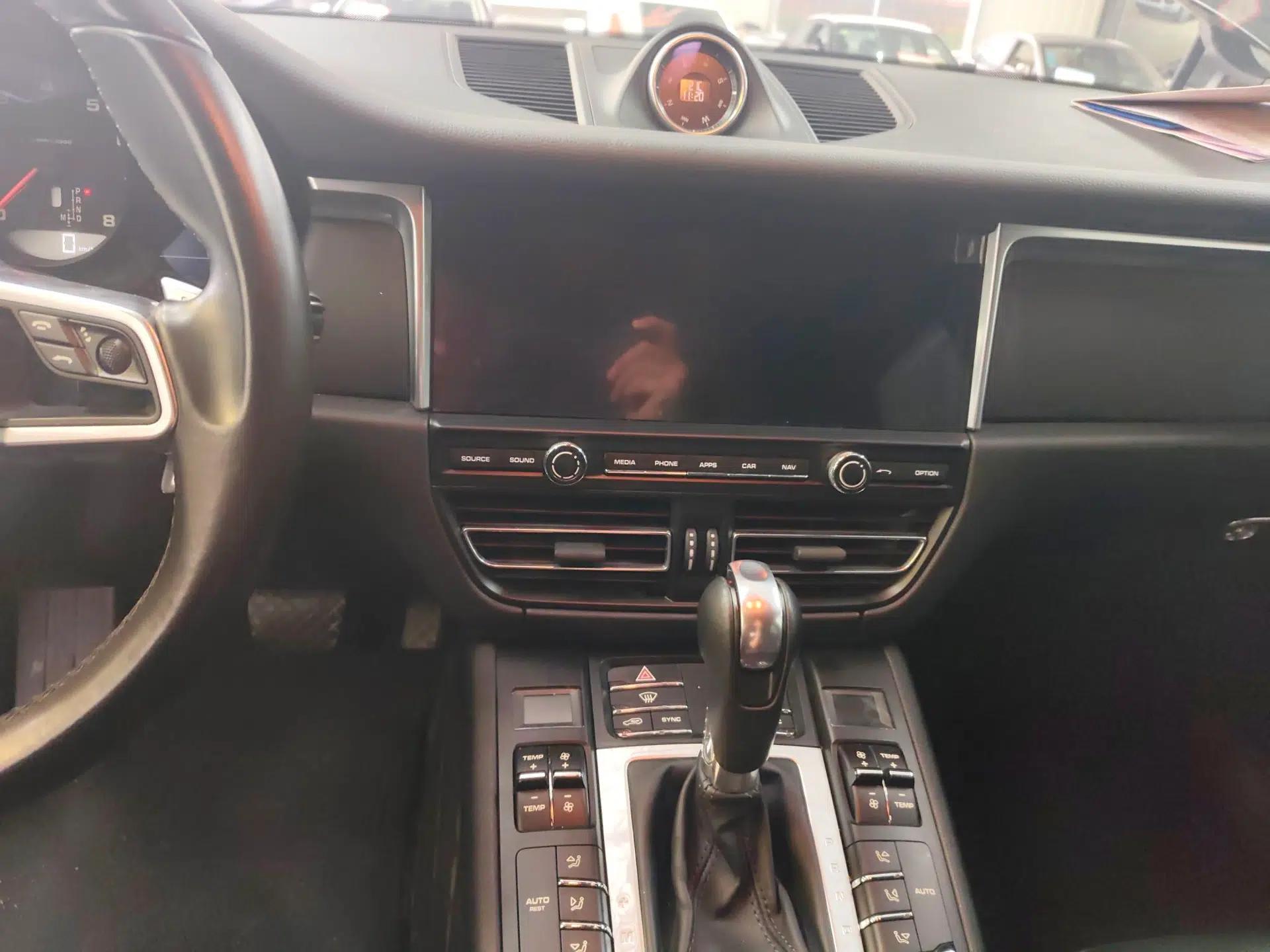 Porsche Macan 2021 Macan 2.0T — миниатюра 15
