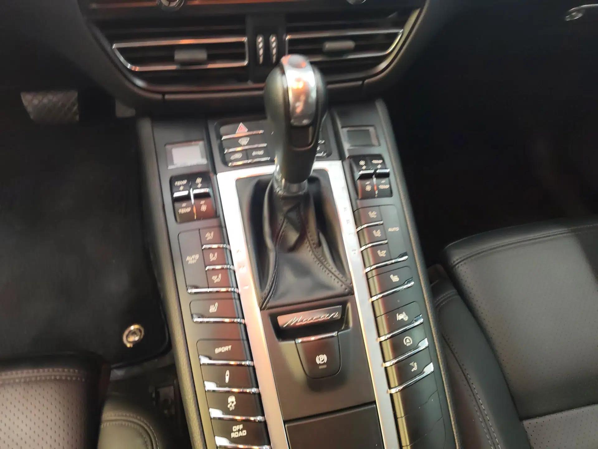 Porsche Macan 2021 Macan 2.0T — миниатюра 16