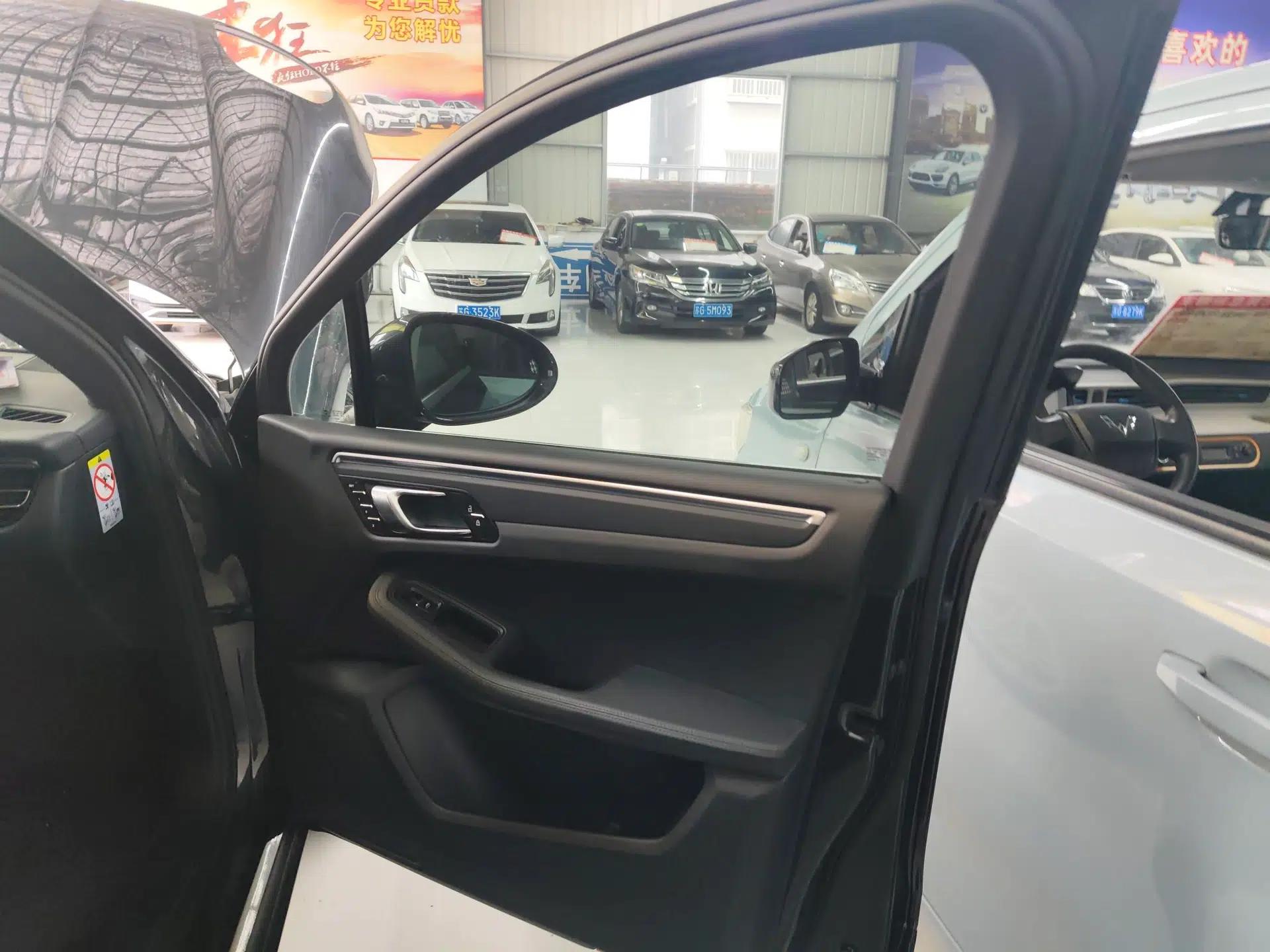 Porsche Macan 2021 Macan 2.0T — миниатюра 24