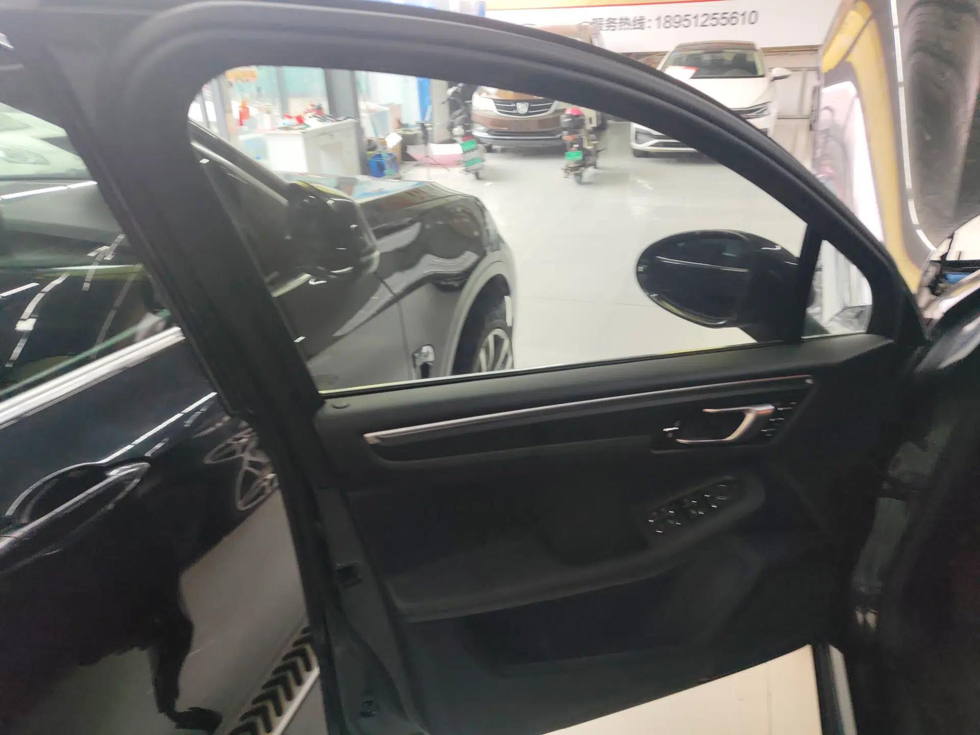 Porsche Macan 2021 Macan 2.0T — миниатюра 26