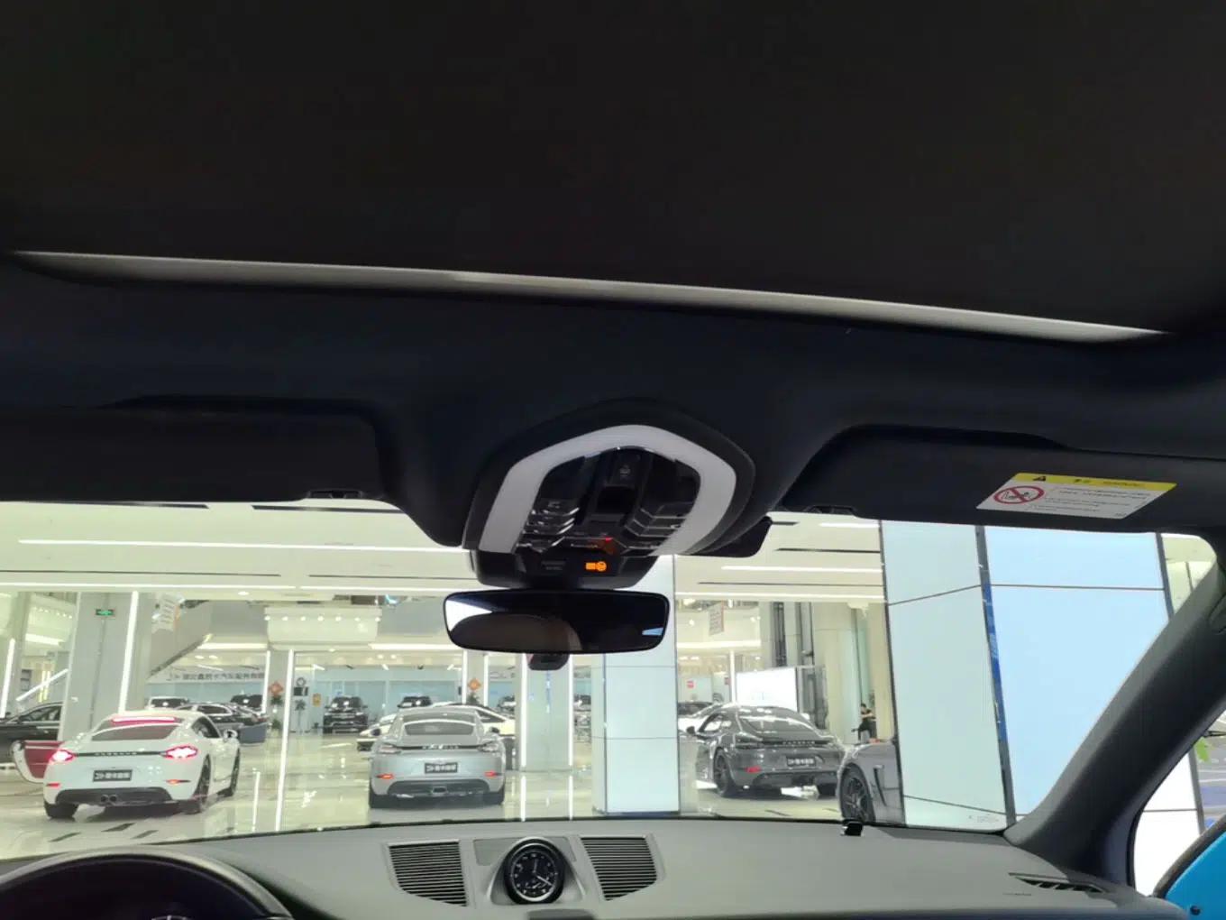 Porsche Macan 2022 Macan 2.0T — миниатюра 21