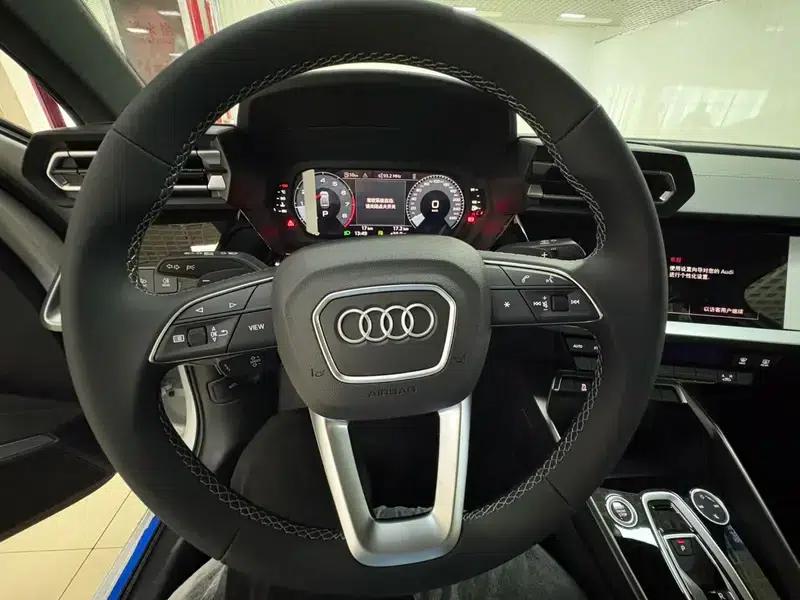 Audi A3 2026 Sportback 35 TFSI Flying Spur Enjoyment Edition — миниатюра 18