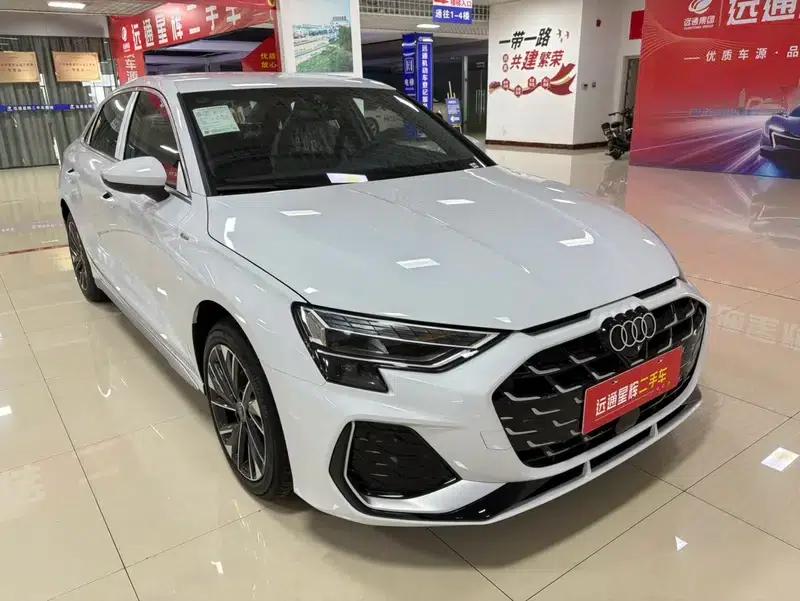 Audi A3 2026 Sportback 35 TFSI Flying Spur Enjoyment Edition — миниатюра 3