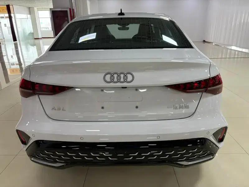 Audi A3 2026 Sportback 35 TFSI Flying Spur Enjoyment Edition — миниатюра 6