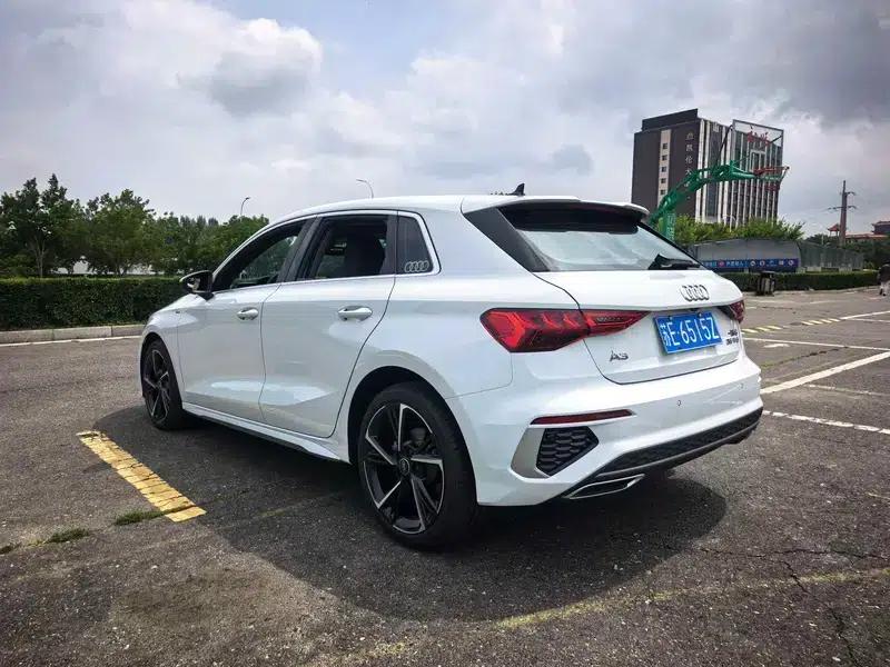 Audi A3 2023 Facelift Sportback 35 TFSI Fashion Sporty Model — миниатюра 4