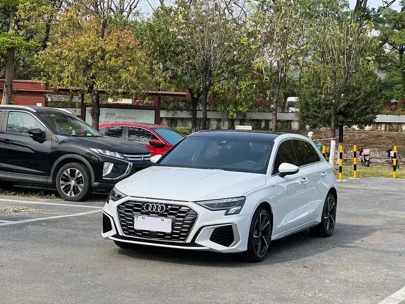 Audi A3 2024 Sportback 35 TFSI Fashion Sport — миниатюра 1