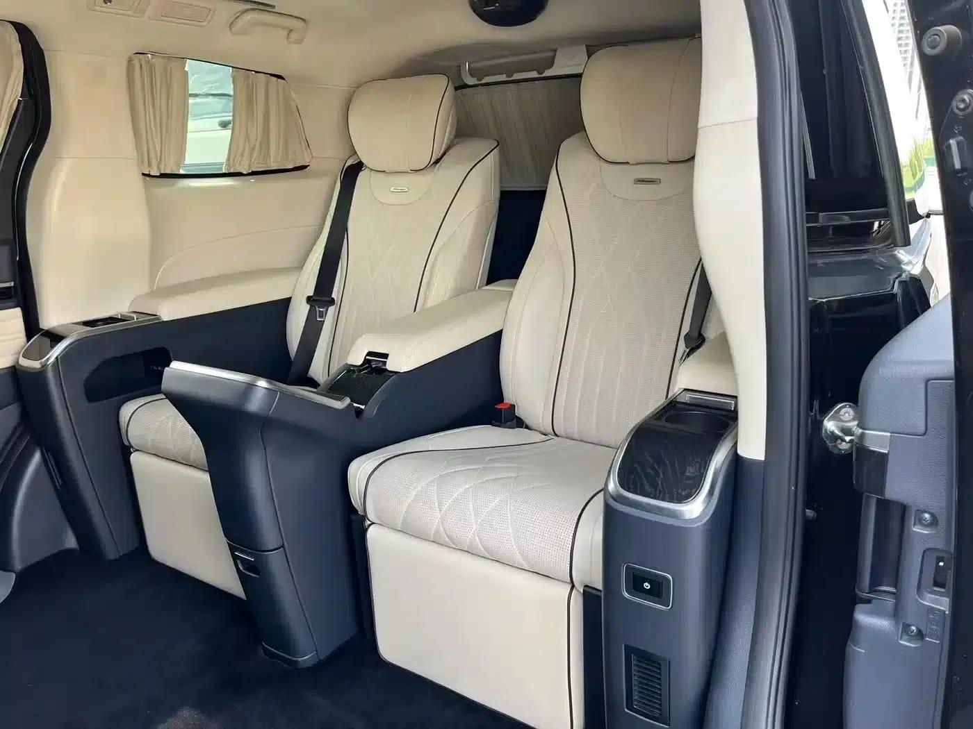 Trumpchi M8 2021 Master Series 390T Four-Seat Royal Edition — миниатюра 23