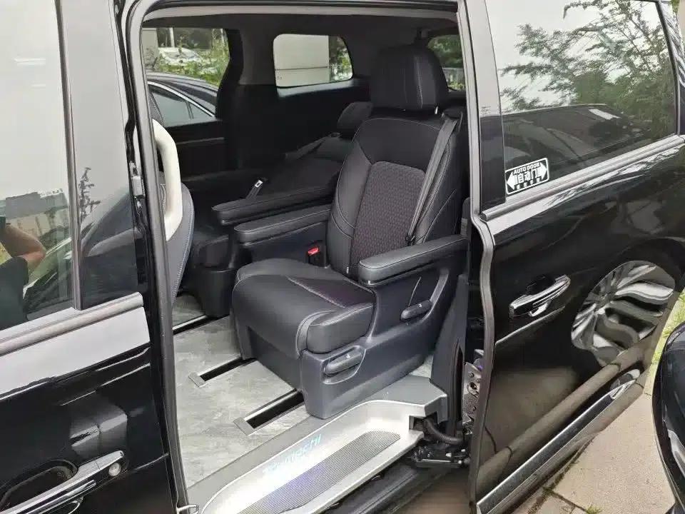 Trumpchi M8 2024 Leading Series 390T Luxury Edition — миниатюра 5
