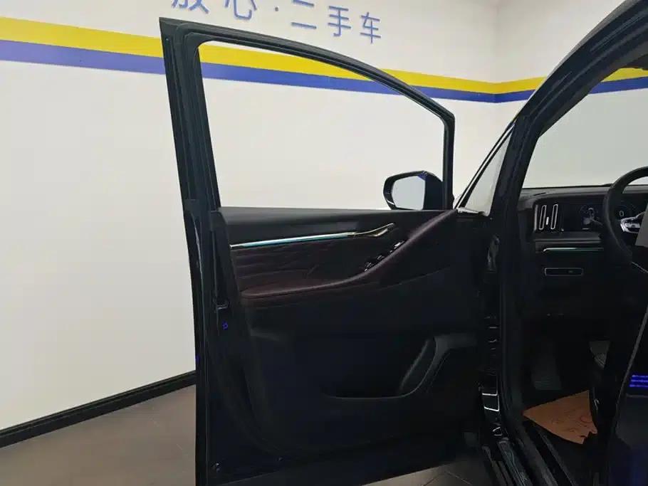 Trumpchi M8 2024 Master Series 400T Supreme Edition — миниатюра 7