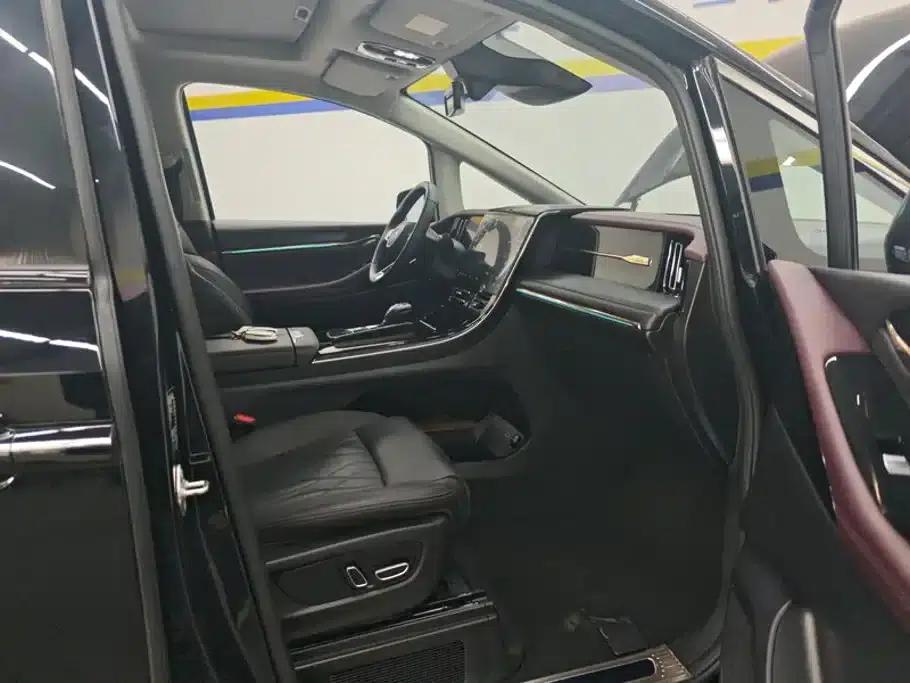 Trumpchi M8 2024 Master Series 400T Supreme Edition — миниатюра 8