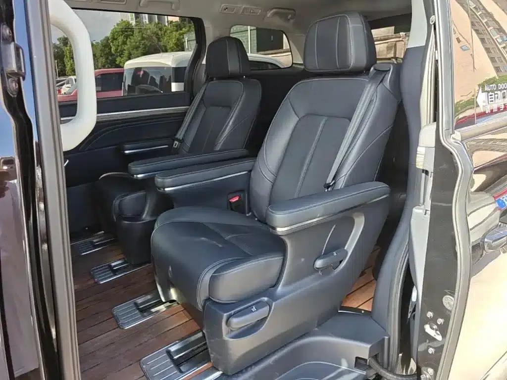 Trumpchi M8 2023 Leading Series 390T Premium Edition — миниатюра 17
