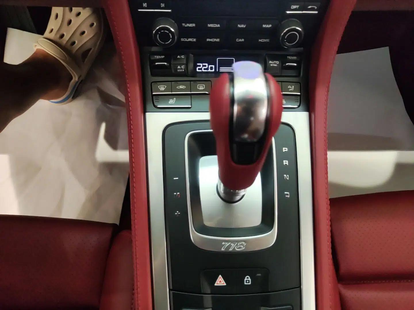 Porsche 718 2020 Cayman 2.0T — миниатюра 16