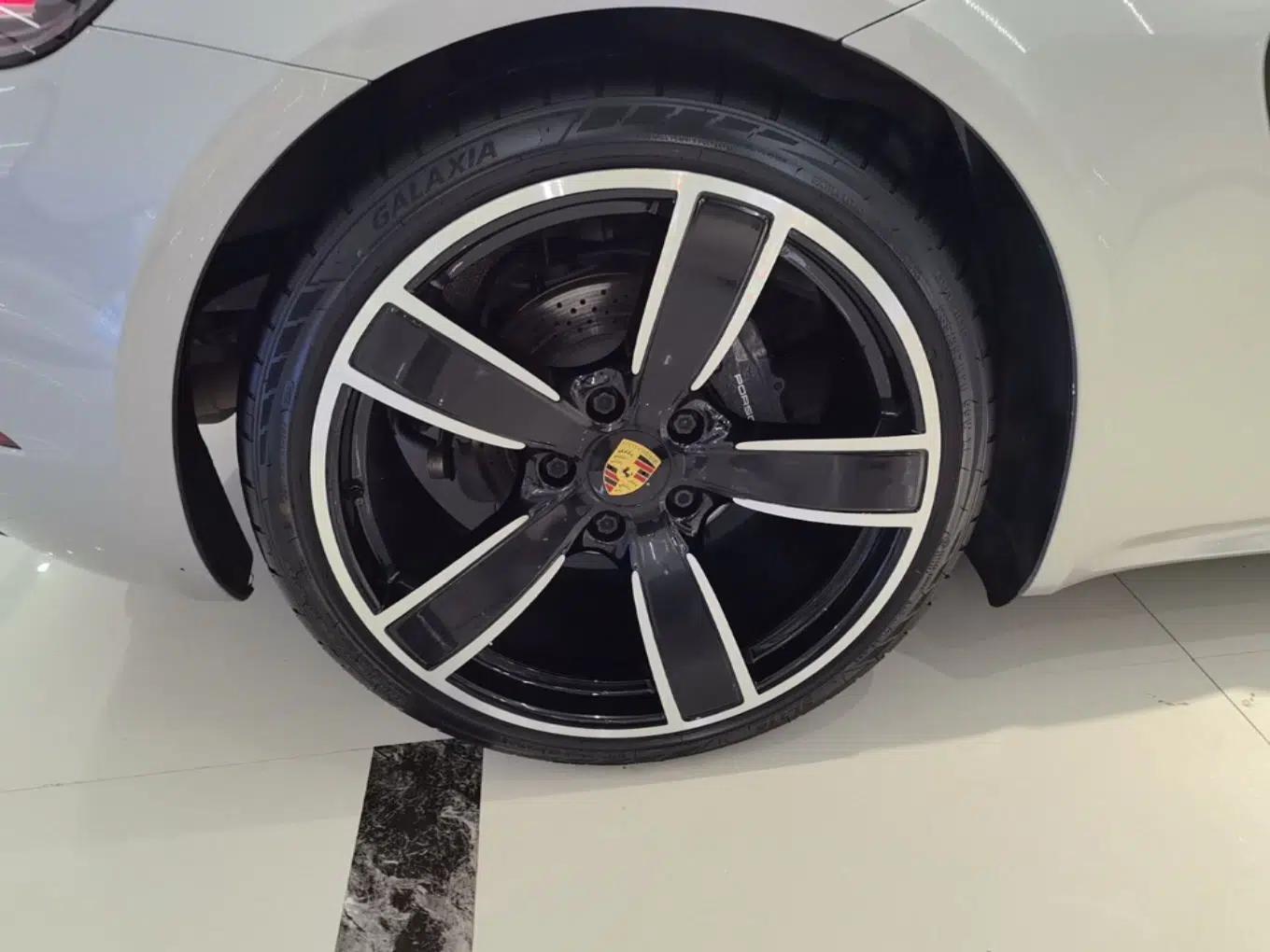 Porsche 718 2018 Cayman 2.0T — миниатюра 11