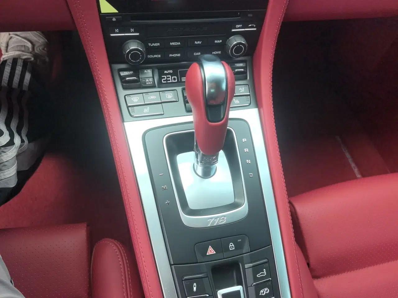 Porsche 718 2022 Boxster 2.0T — миниатюра 14