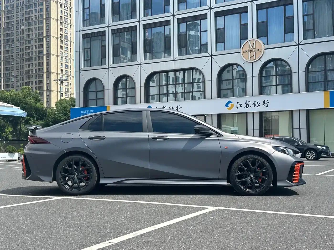 Shadow Leopard 2022 270T DCT J16 R-style Track Edition — миниатюра 4