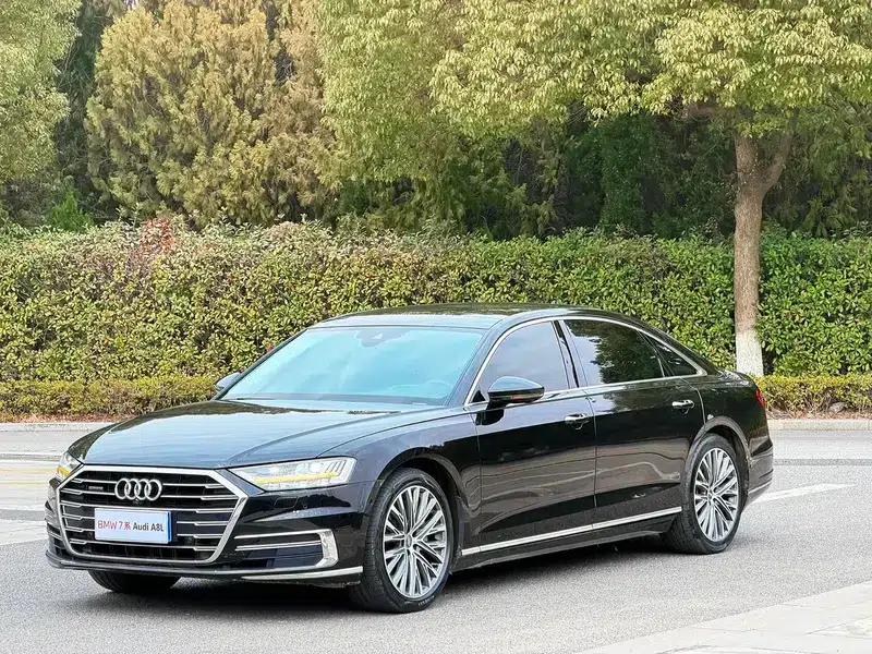 Audi A8 2019 Plus A8L 55 TFSI quattro Luxury — миниатюра 1