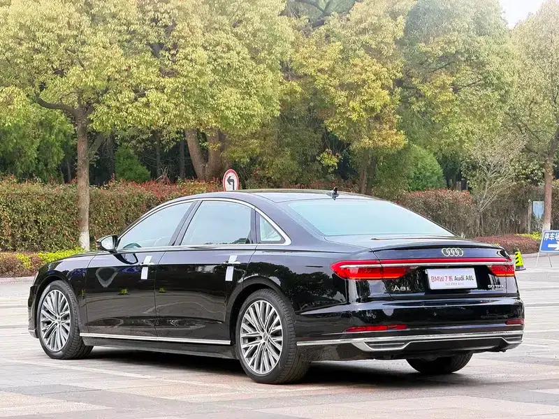 2019 Audi A8 A8L 50 TFSI quattro Luxury — миниатюра 4