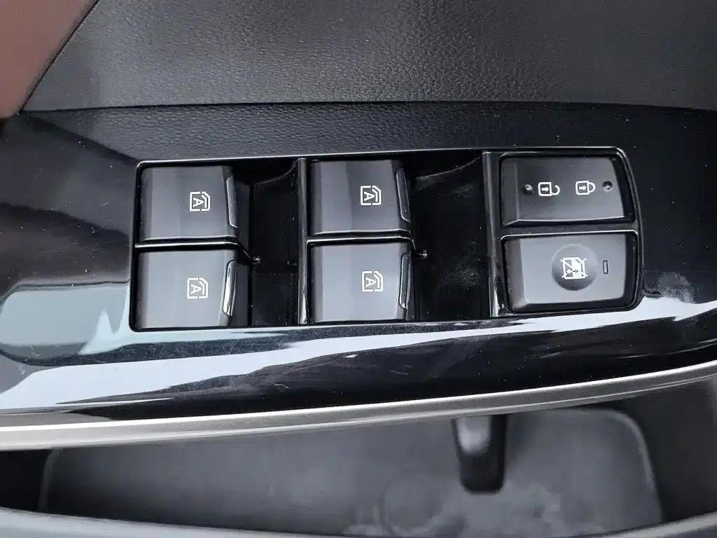 Trumpchi GS8 2017 320T 2WD Luxury Intelligent Connected Edition (7-seater) — миниатюра 9