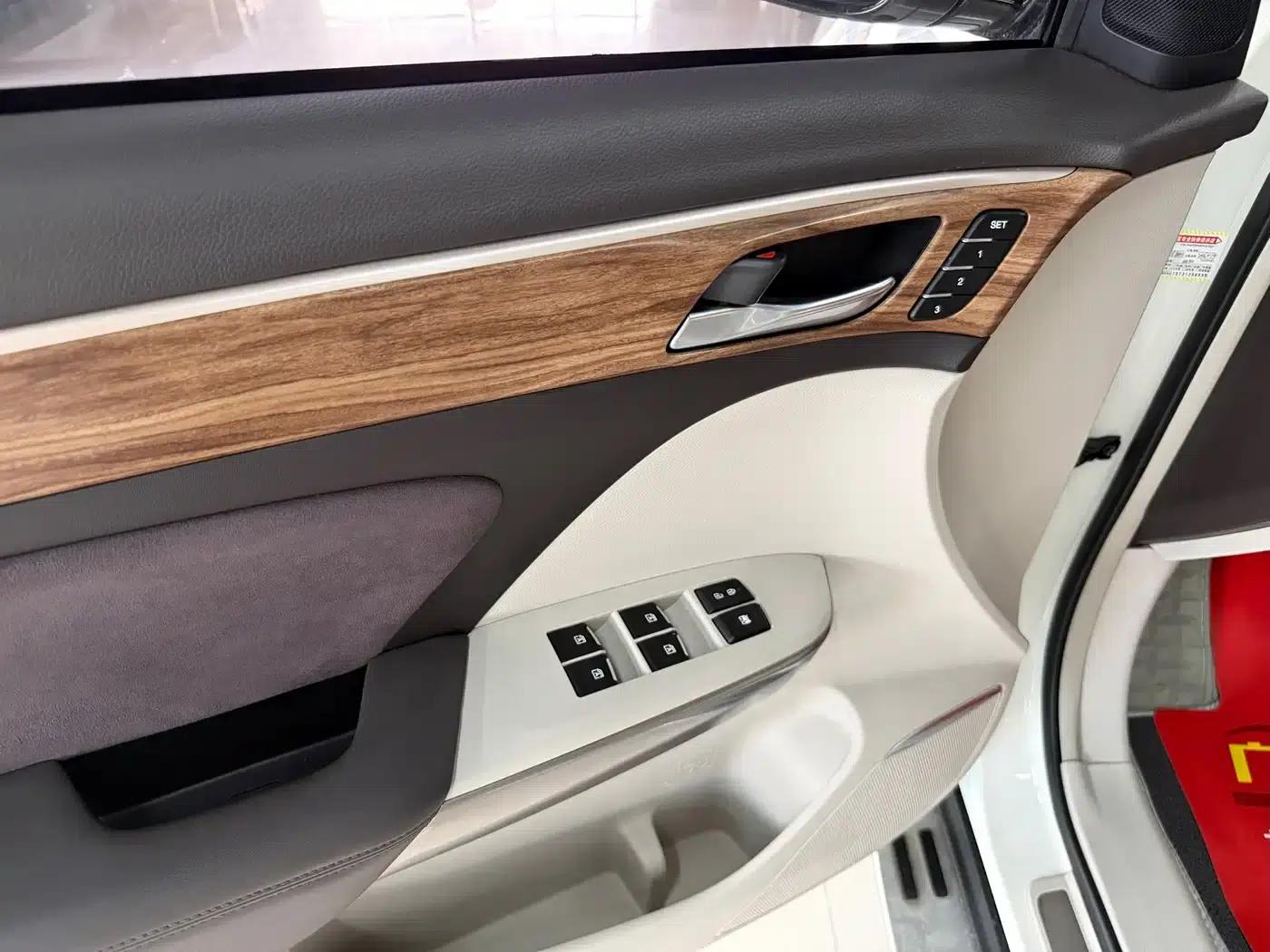 Trumpchi GS8 2017 320T 2WD Luxury Intelligent Connected Edition (7-seater) — миниатюра 17