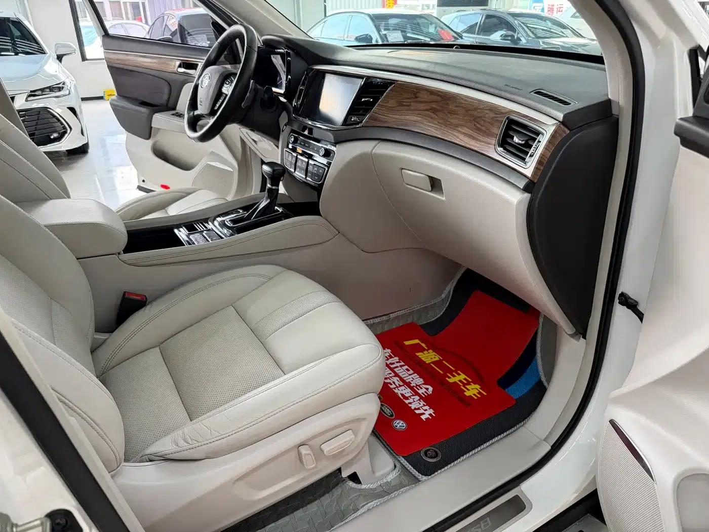 Trumpchi GS8 2017 320T 2WD Luxury Intelligent Connected Edition (7-seater) — миниатюра 9