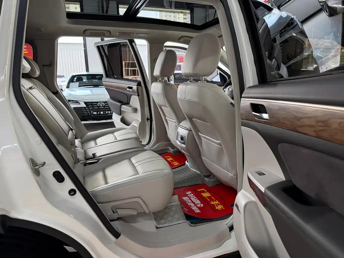 Trumpchi GS8 2017 320T 2WD Luxury Intelligent Connected Edition (7-seater) — миниатюра 10