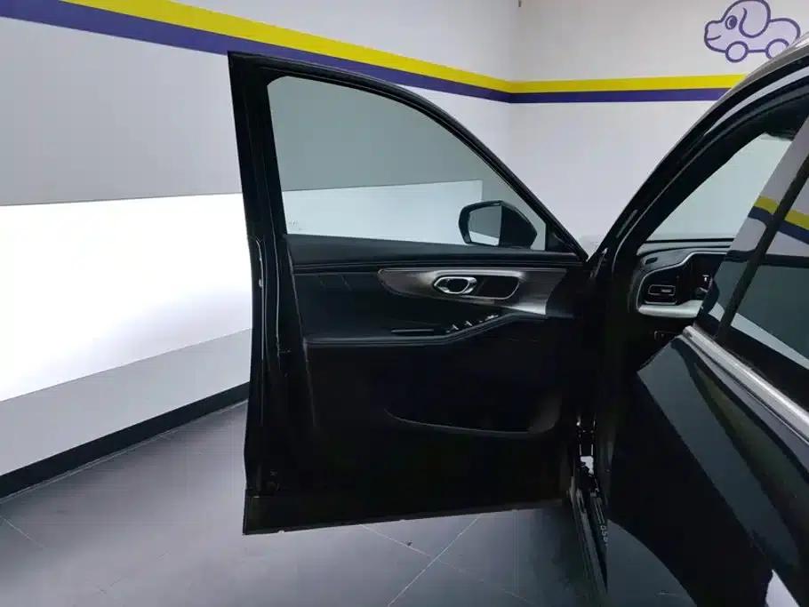 Trumpchi GS8 2025 Navigator Series 2.0TGDI 2WD Luxury 5-Seater — миниатюра 7