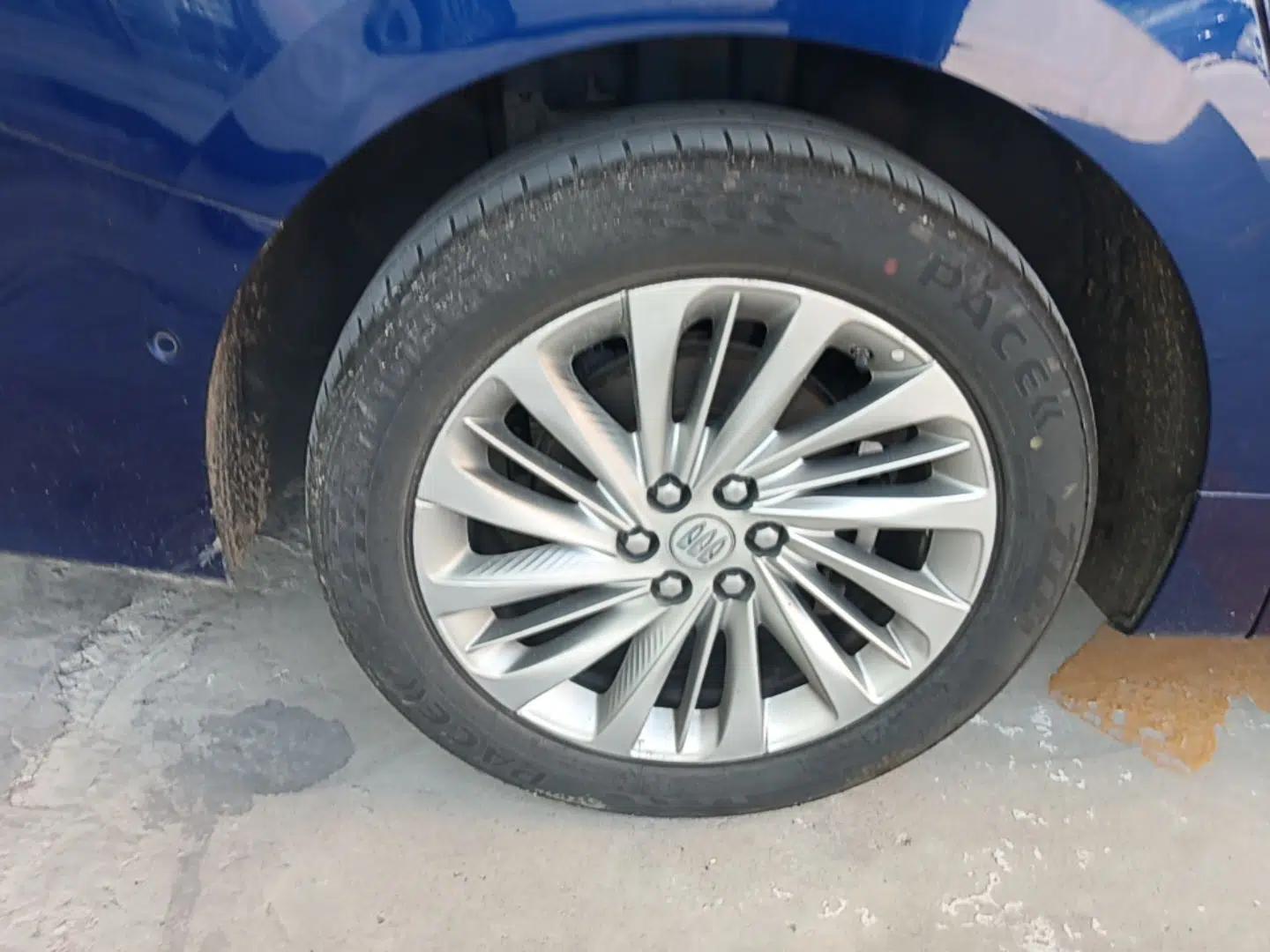 Buick Century 2023 2.0T Six-Seater Yinshi Edition — миниатюра 11