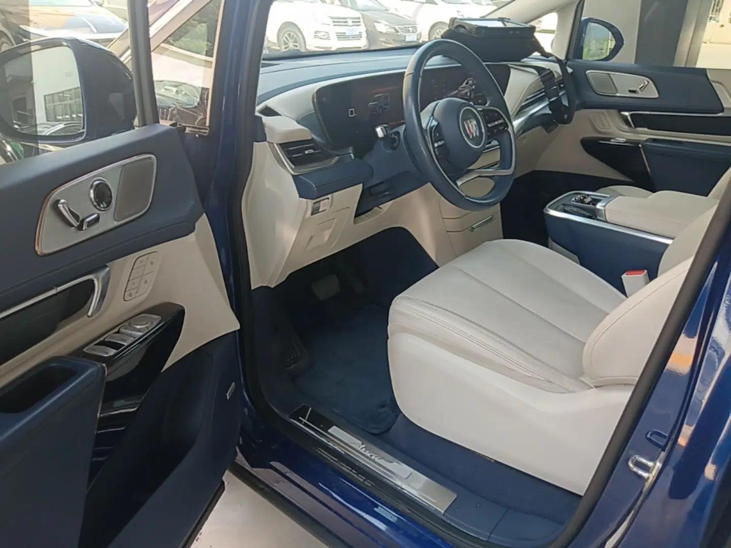 Buick Century 2023 2.0T Six-Seater Yinshi Edition — миниатюра 18