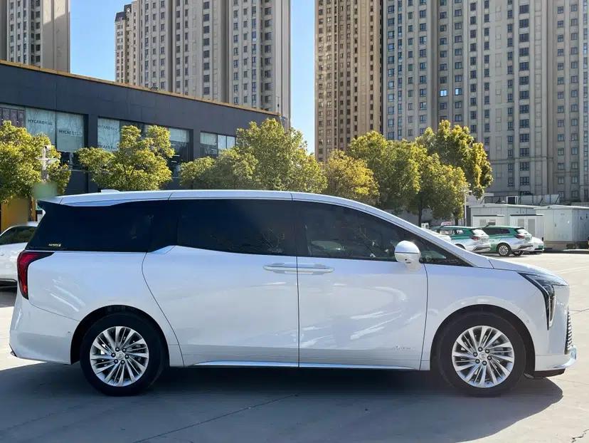 Buick Century 2025 2.0T Six-Seater YinShi Edition — миниатюра 13