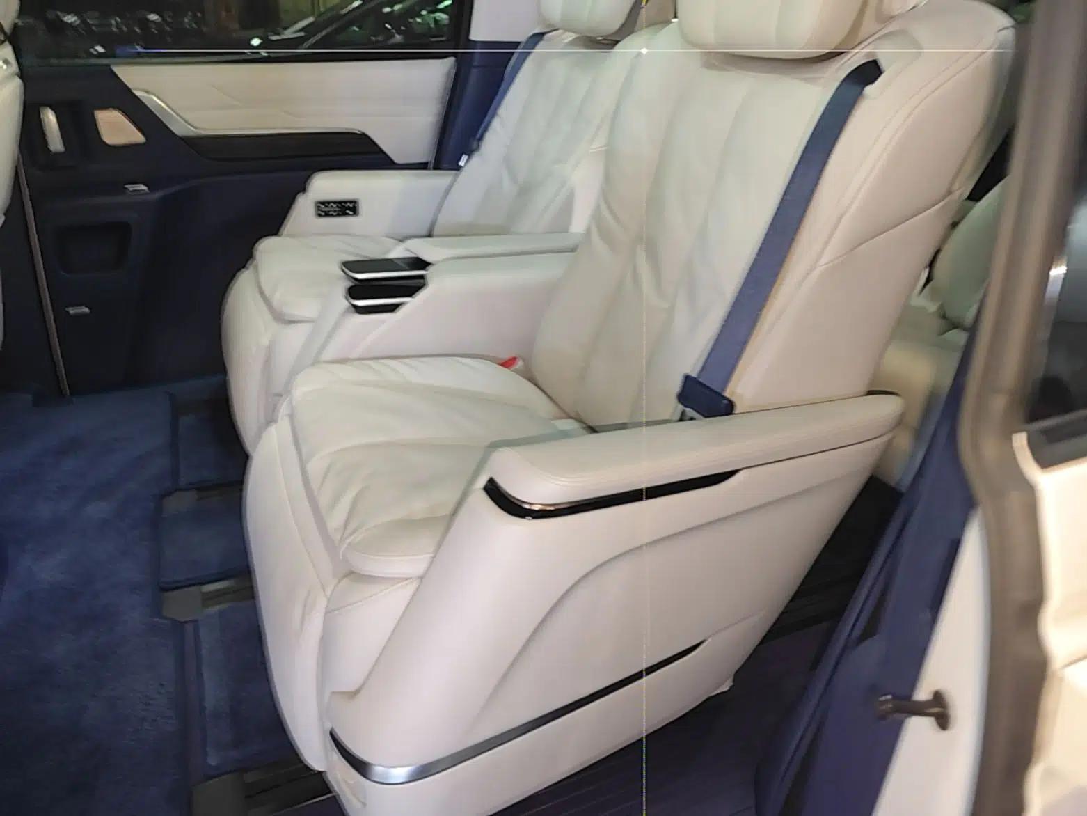 Buick Century 2025 2.0T Six-Seater YinShi Edition — миниатюра 29