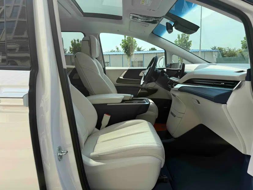 Buick Century 2025 2.0T Six-Seater YinShi Edition — миниатюра 36