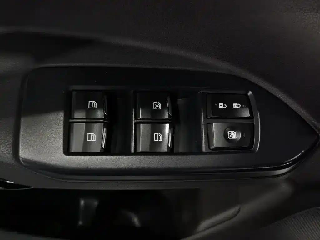 Trumpchi GS4 2018 235T Automatic 2WD Luxury Intelligent Connectivity Millionth Anniversary Edition — миниатюра 9
