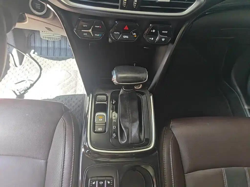 Trumpchi GS4 2018 235T Automatic 2WD Luxury Intelligent Connectivity Millionth Anniversary Edition — миниатюра 14