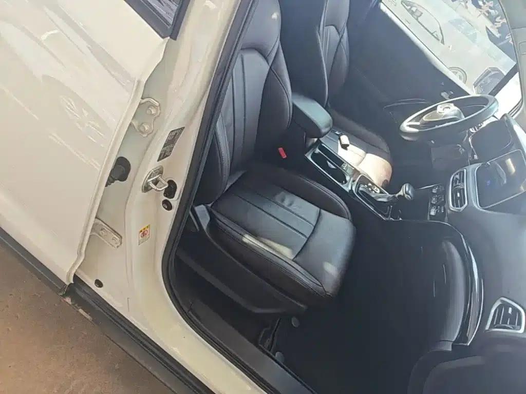 Trumpchi GS4 2018 235T Automatic 2WD Luxury Intelligent Connectivity Millionth Anniversary Edition — миниатюра 25