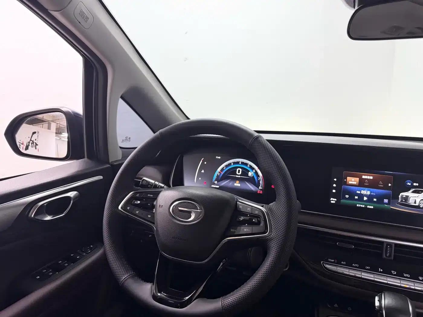 Trumpchi M6 2021 270T DCT Premium Edition (7-seater) — миниатюра 15