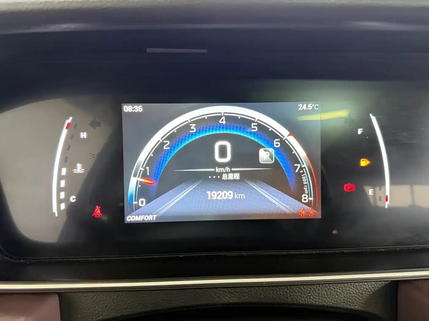 Trumpchi M6 2021 270T DCT Premium Edition (7-seater) — миниатюра 18
