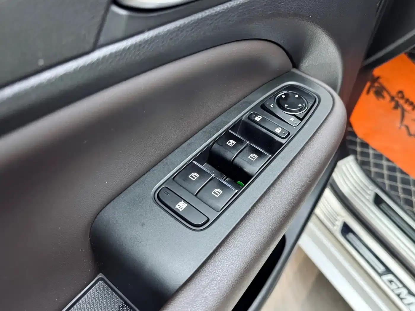 Trumpchi M6 2019 270T DCT Luxury Edition (7-seater) National VI Emission Standard — миниатюра 12