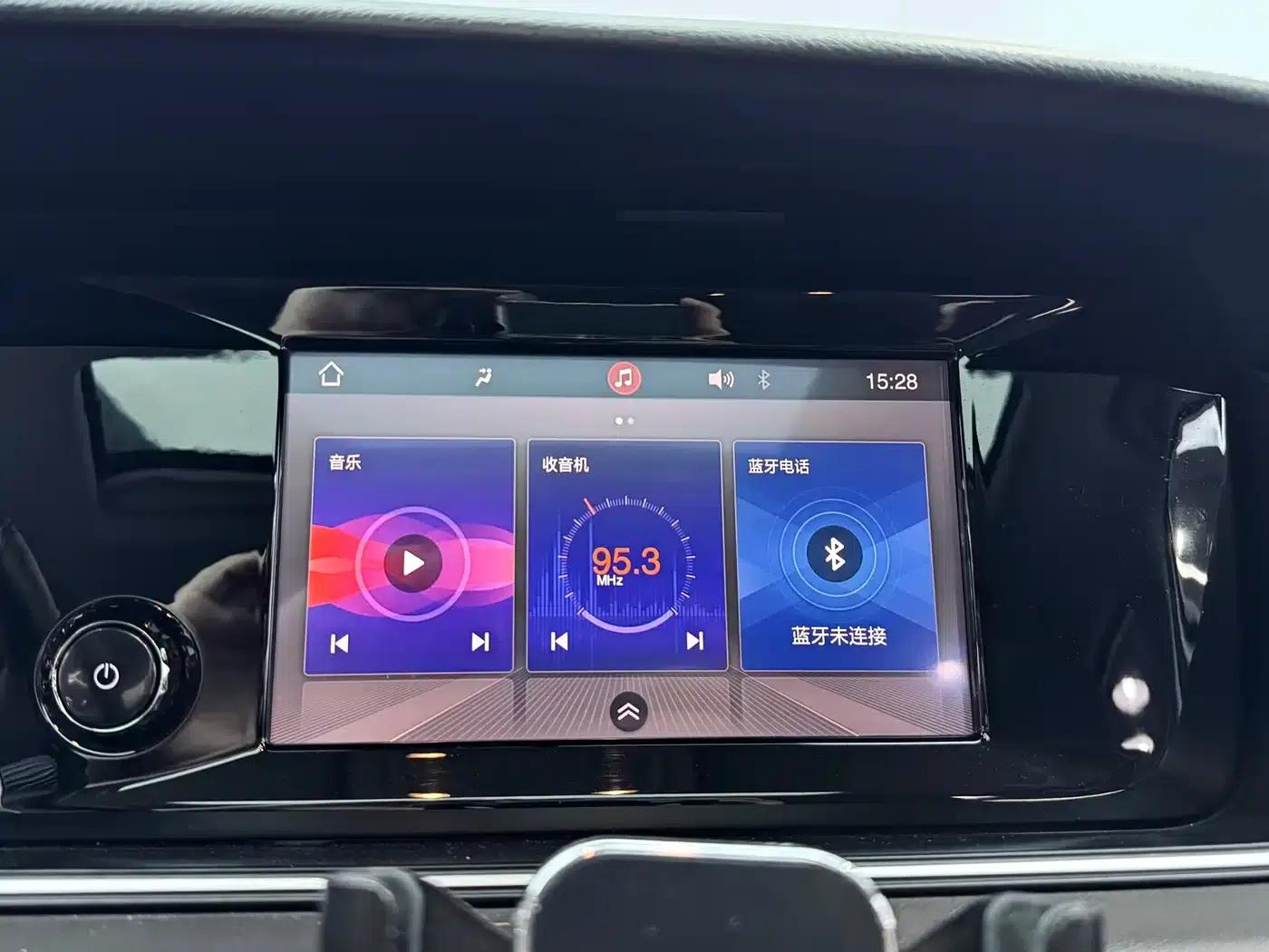 Trumpchi M6 2019 270T DCT Luxury Edition (7-seater) National VI Emission Standard — миниатюра 13