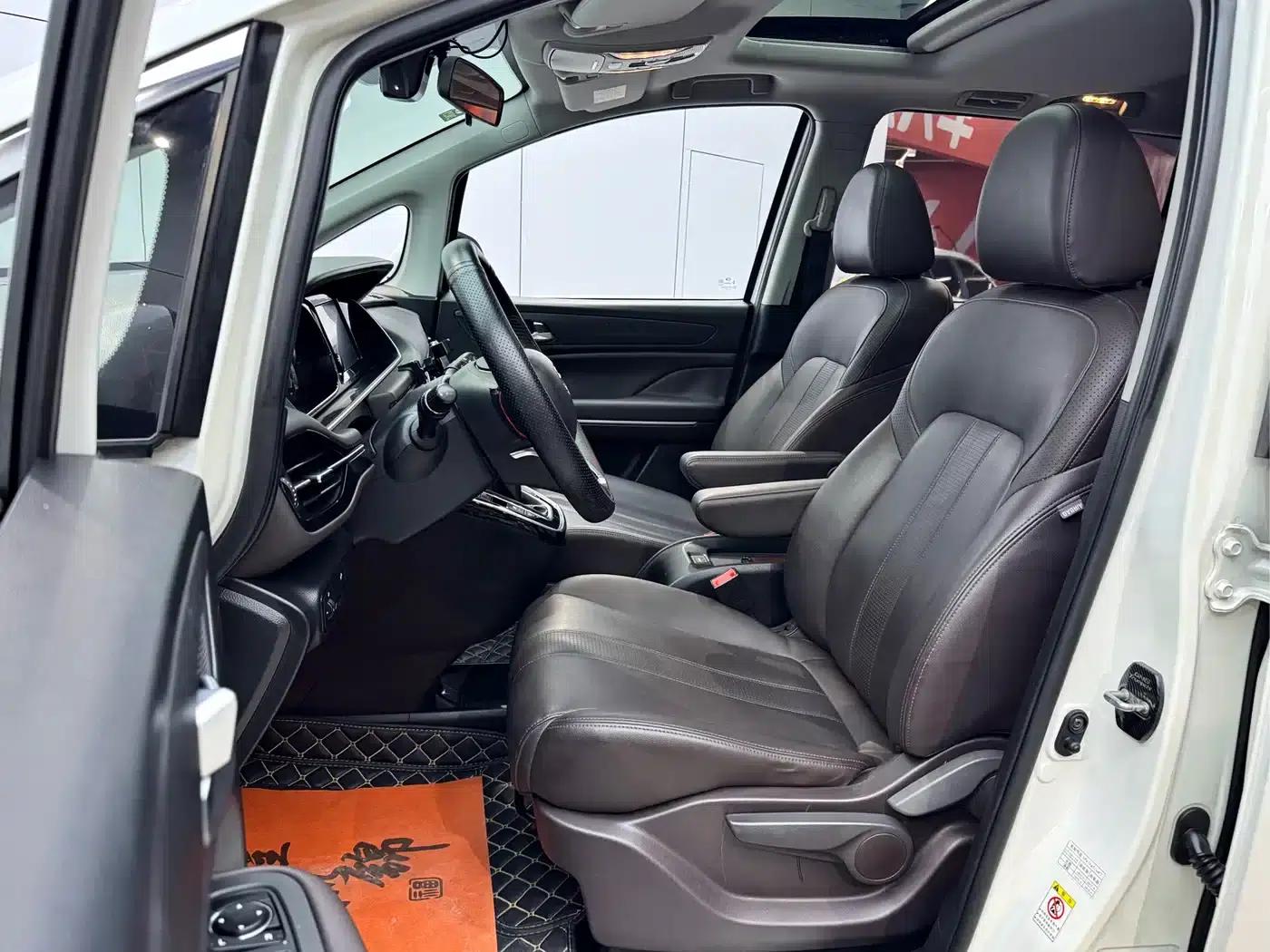 Trumpchi M6 2019 270T DCT Luxury Edition (7-seater) National VI Emission Standard — миниатюра 9