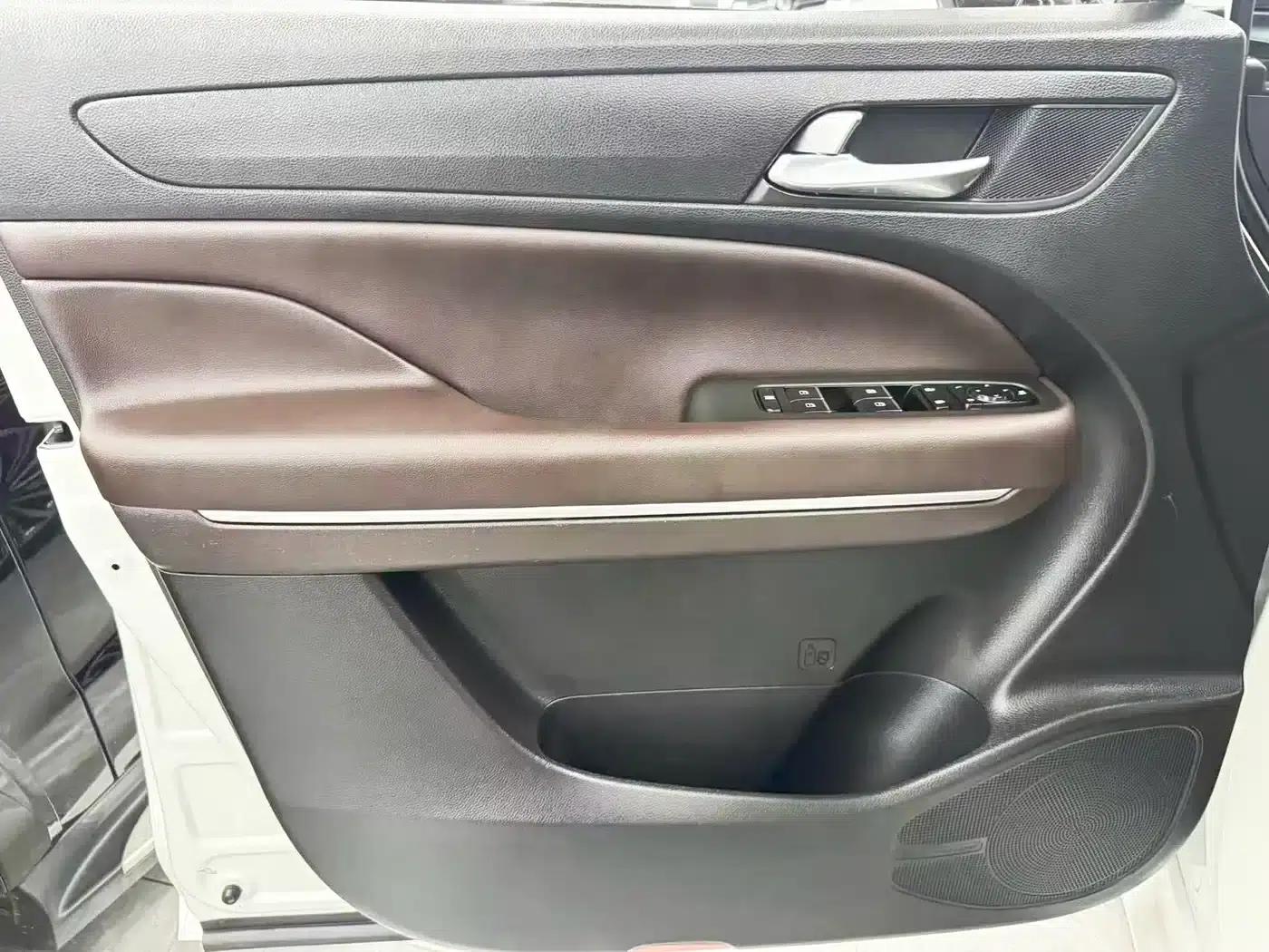 Trumpchi M6 2019 270T Automatic Premium Edition (Six Seats) National V Emission Standard — миниатюра 12