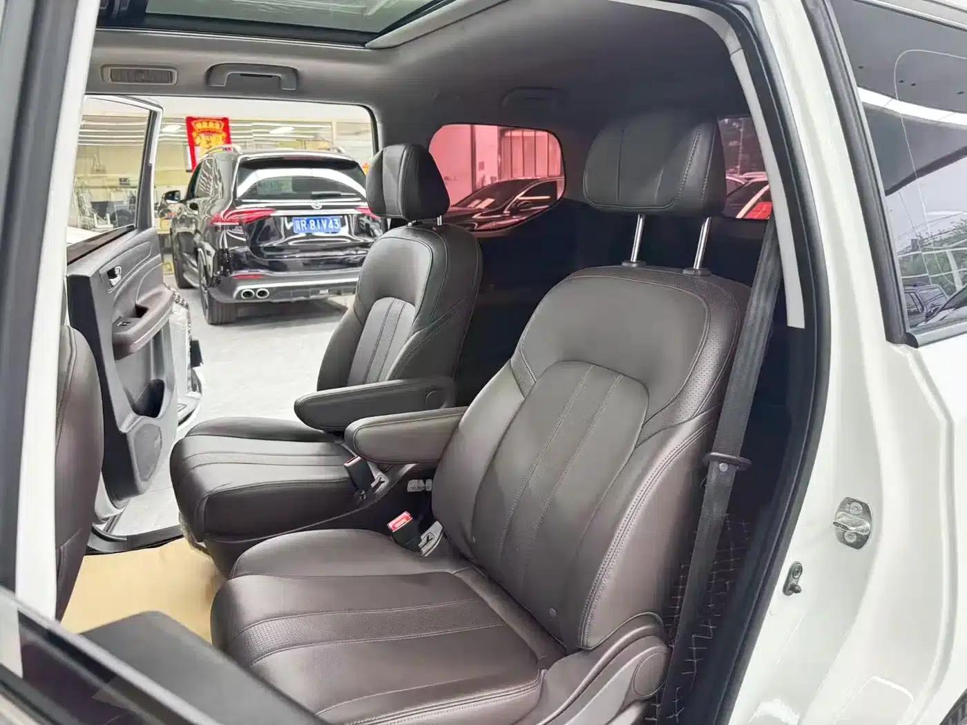 Trumpchi M6 2019 270T Automatic Premium Edition (Six Seats) National V Emission Standard — миниатюра 13