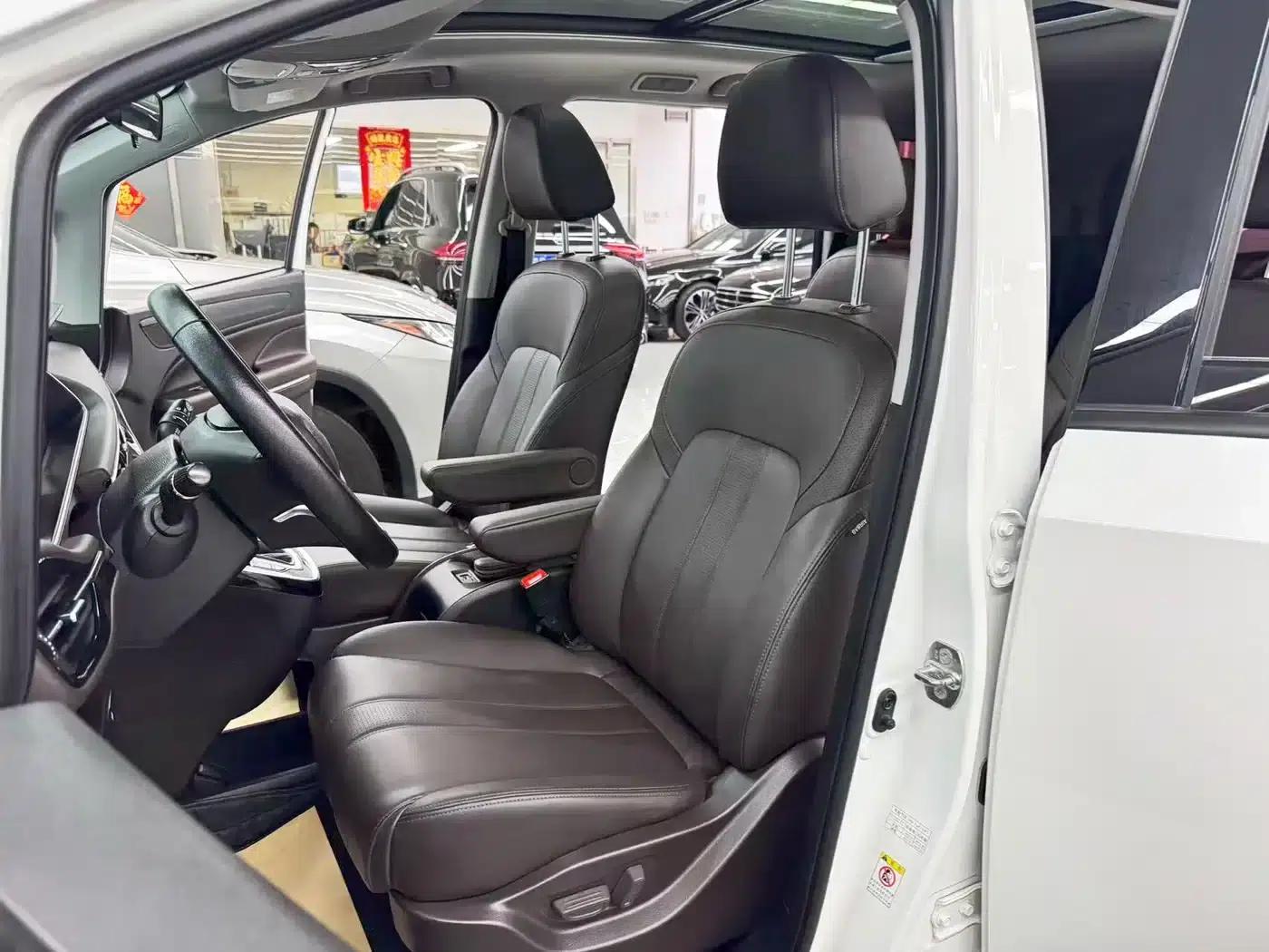 Trumpchi M6 2019 270T Automatic Premium Edition (Six Seats) National V Emission Standard — миниатюра 14