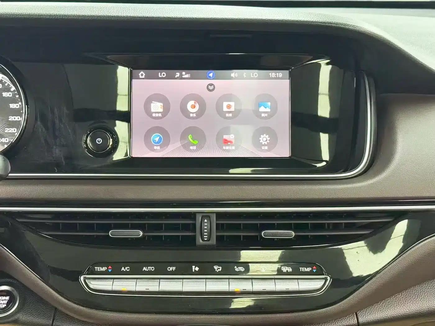 Trumpchi M6 2019 270T Automatic Premium Edition (Six Seats) National V Emission Standard — миниатюра 17