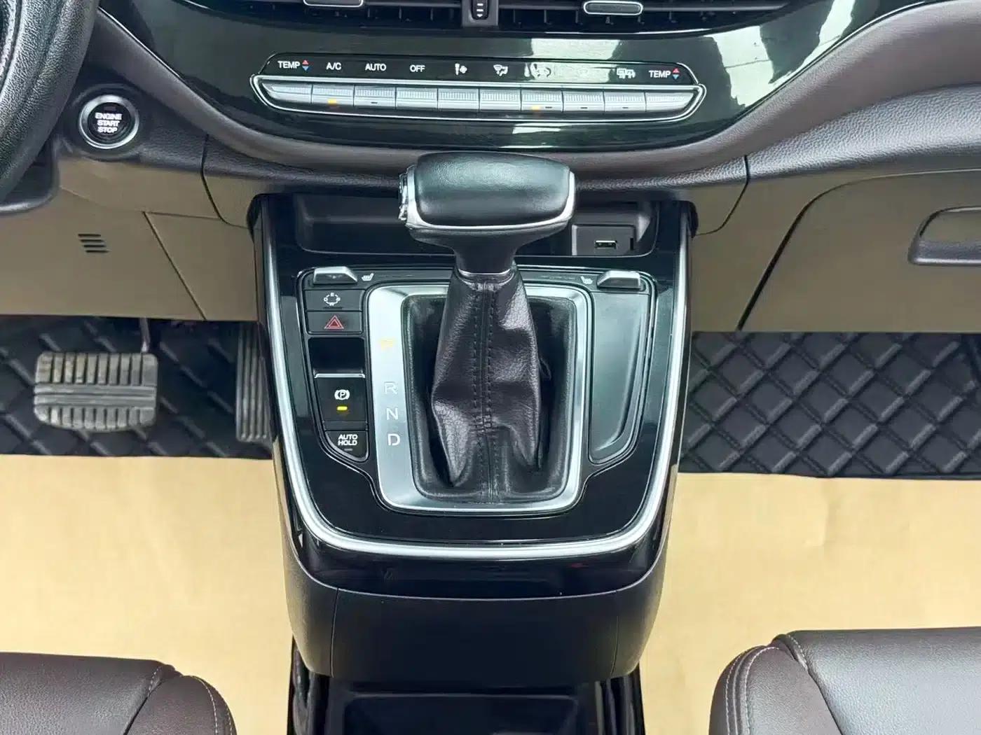 Trumpchi M6 2019 270T Automatic Premium Edition (Six Seats) National V Emission Standard — миниатюра 18