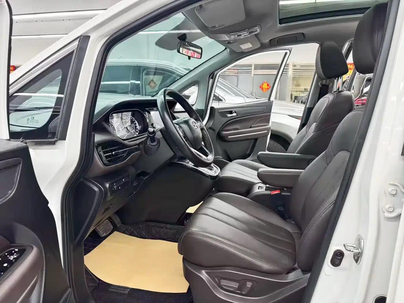 Trumpchi M6 2019 270T Automatic Premium Edition (Six Seats) National V Emission Standard — миниатюра 7